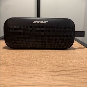 Bose Soundlink Flex 2nd Gen Waterproof Bluetooth Portable Speaker